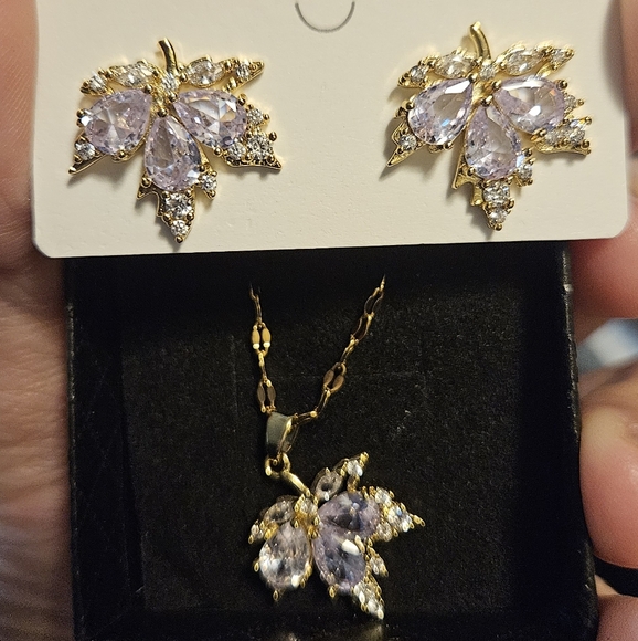 18k Gold-Plated Leaf Necklace And Earring Jewelry Set - Picture 1 of 3